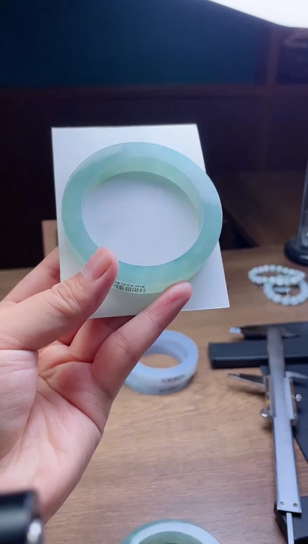 未镶嵌手镯定制翡翠然定制