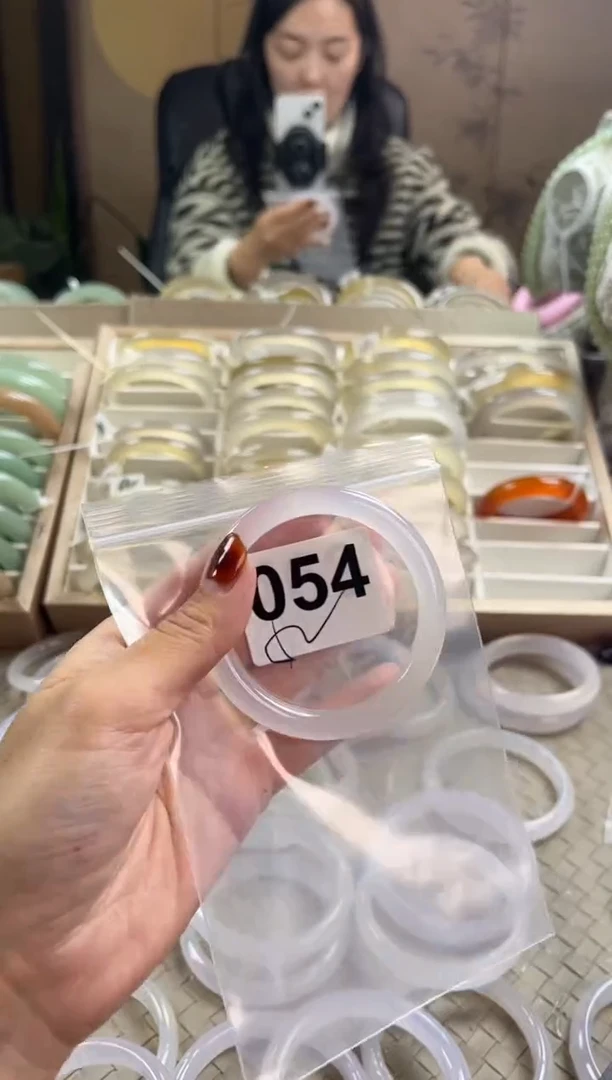 手镯玛瑙/玉髓未镶嵌054