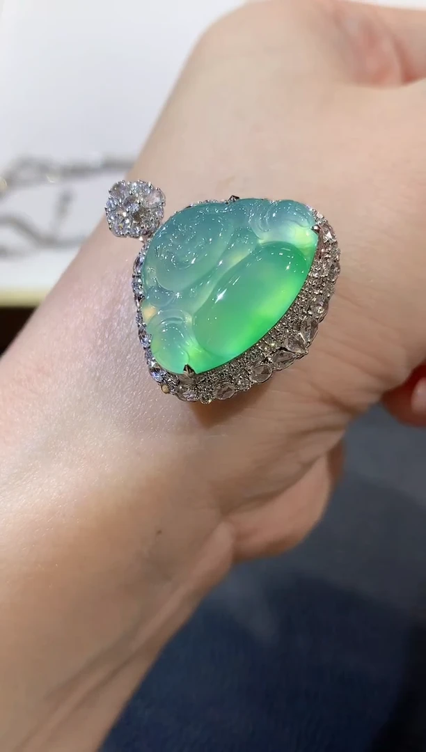 吊坠(不含链)18K金镶嵌翡翠D124