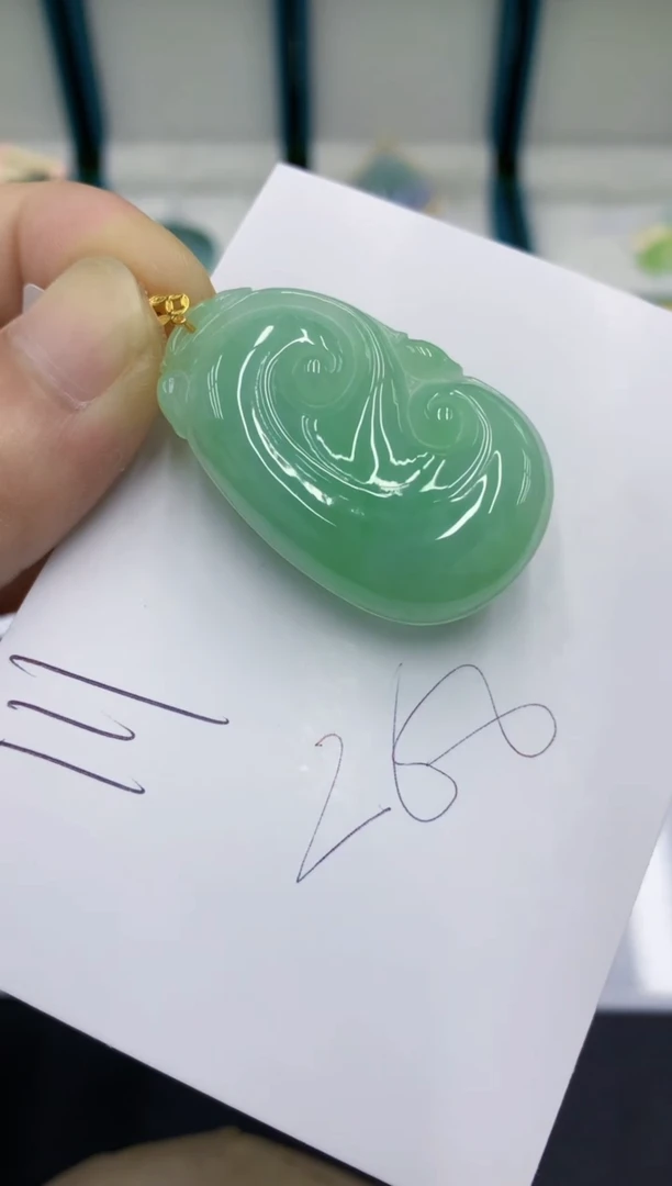 颈饰18K金镶嵌翡翠翡翠