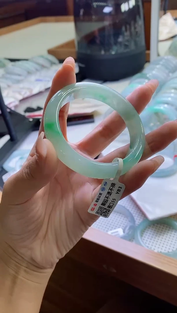 未镶嵌手镯翡翠正圈56圈口，33