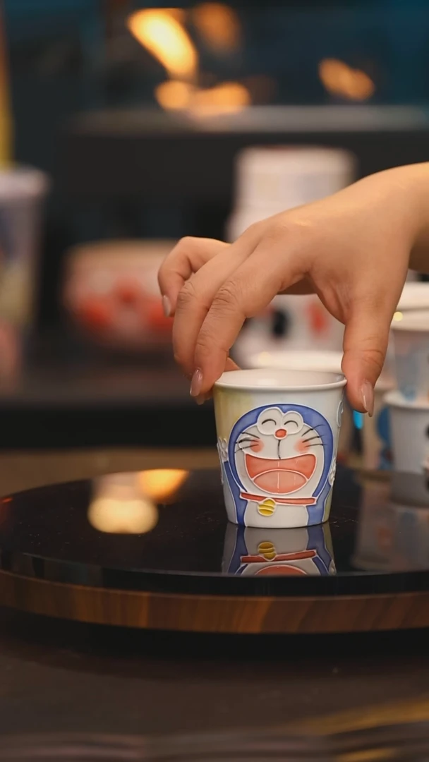 【闪购商品】摆件景德镇设计师釉下彩绘陶瓷