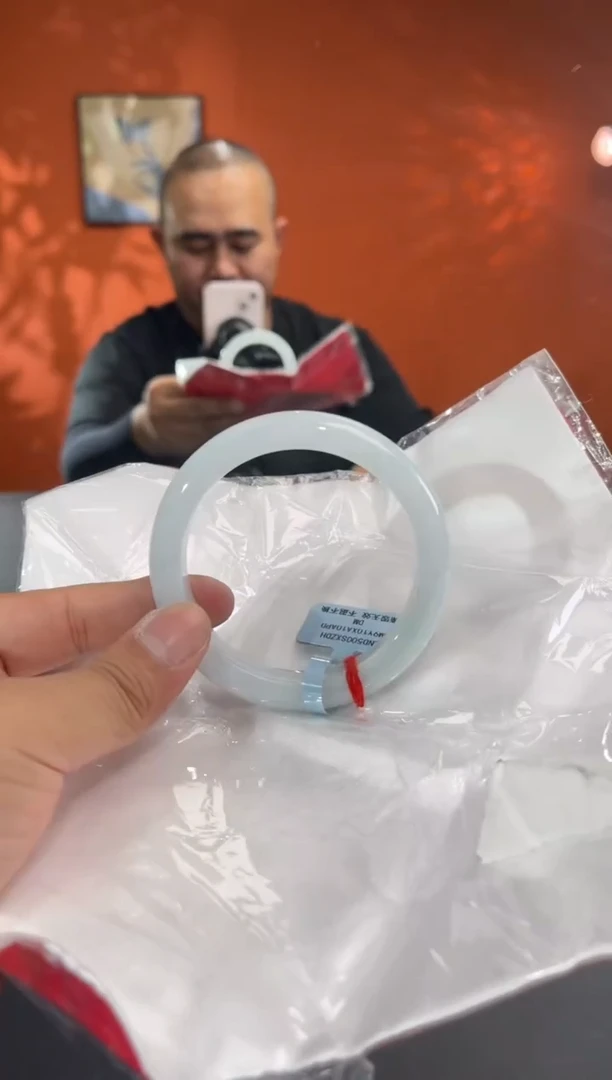 未镶嵌手镯翡翠伶***）9