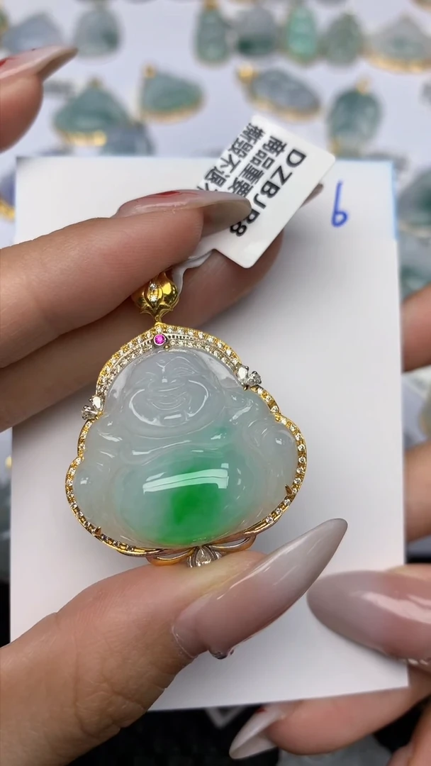 【闪购商品】翡翠颈饰18K金镶嵌天然翡翠A货