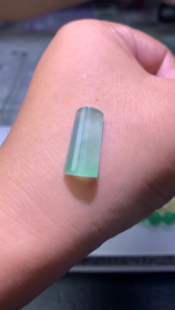 未镶嵌定制翡翠手****0毛货