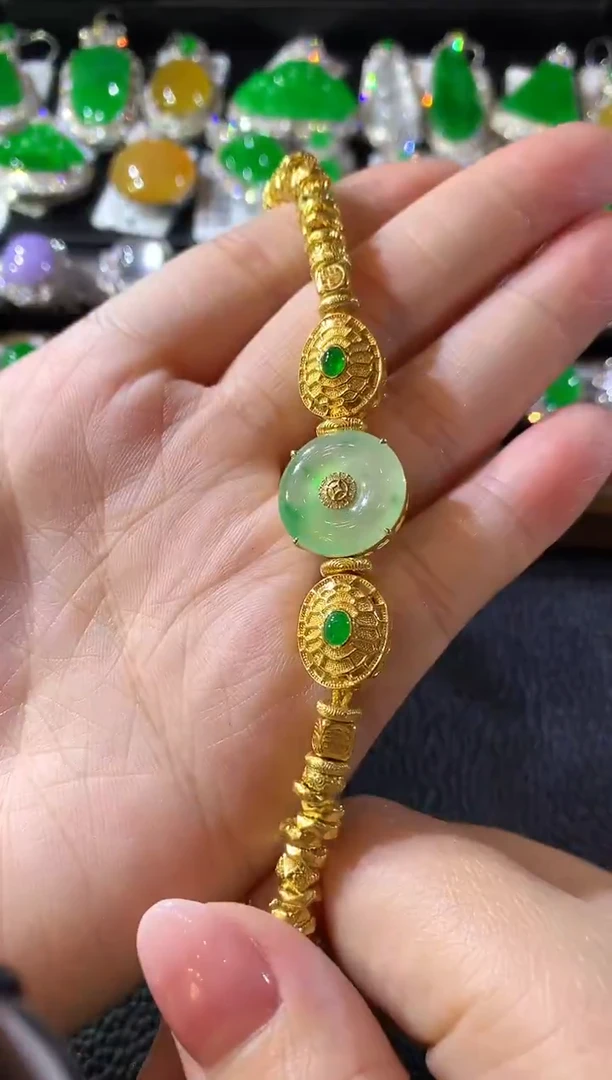 18K金镶嵌手链翡翠A55