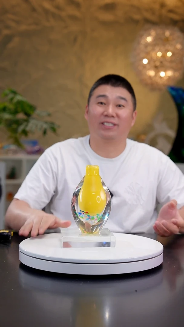 摆件黄色设计款香薰瓶