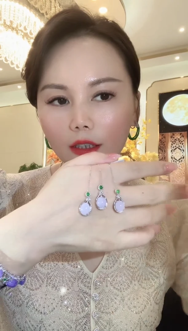 吊坠(不含链)18K金镶嵌翡翠A2 多样性发货一件