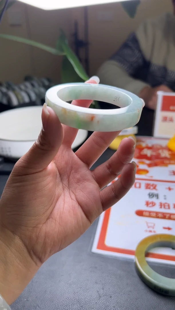 【闪购商品】定制翡翠手镯未镶嵌手镯