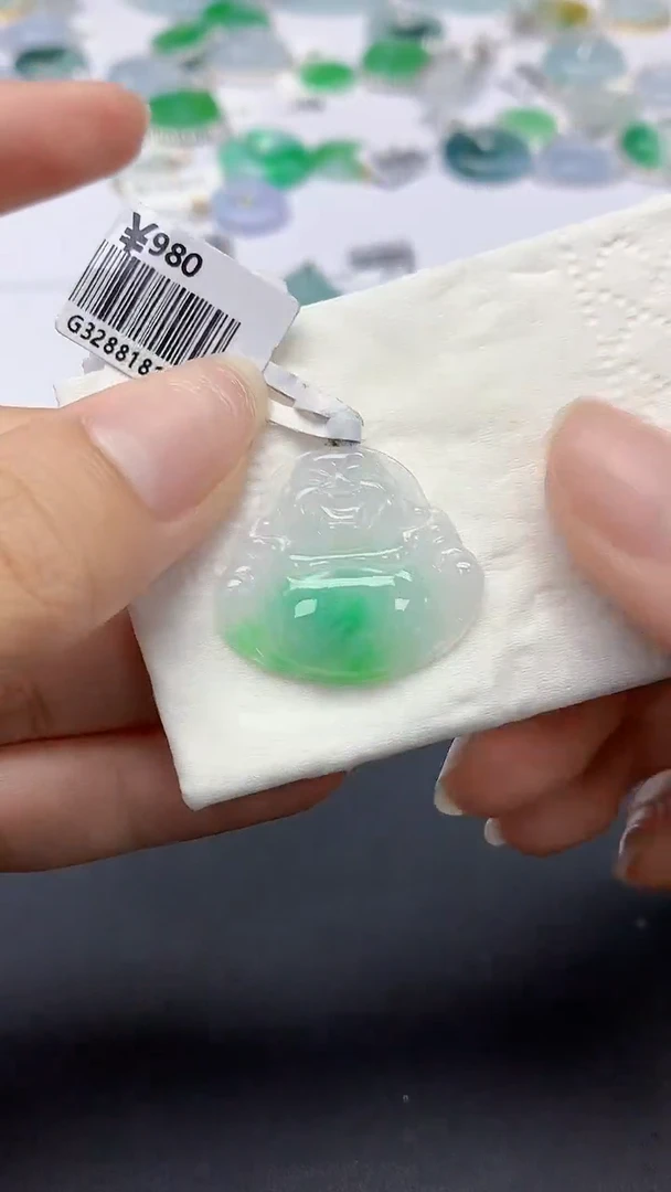 翡翠18K金镶嵌颈饰天然缅甸a货翡翠