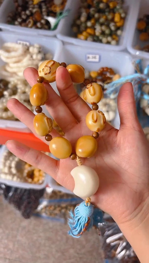 吊坠菩提根/象牙果新款小花兔小卡的手持