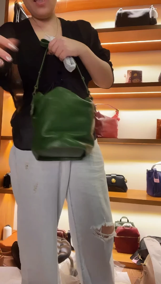 黄牛剖层皮革  高端订制时尚百搭女士手提斜跨包