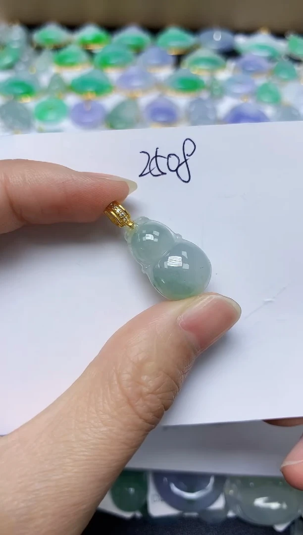 翡翠未镶嵌颈饰 天然缅甸翡翠A货