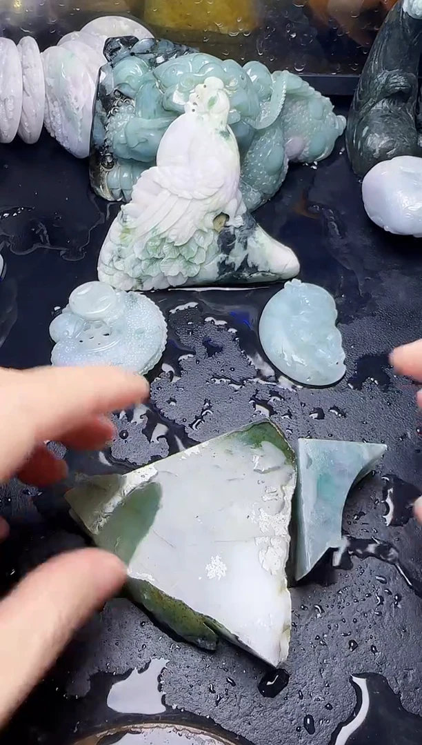 颈饰未镶嵌翡翠禅**人52