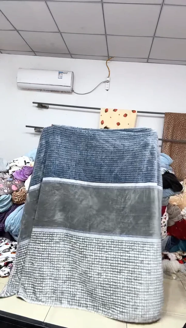 法兰绒1.5X2左右尺寸，材质以主播介绍为准