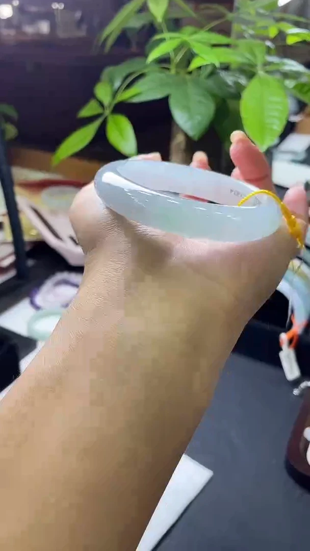 翡翠手镯未镶嵌天然缅甸翡翠A货