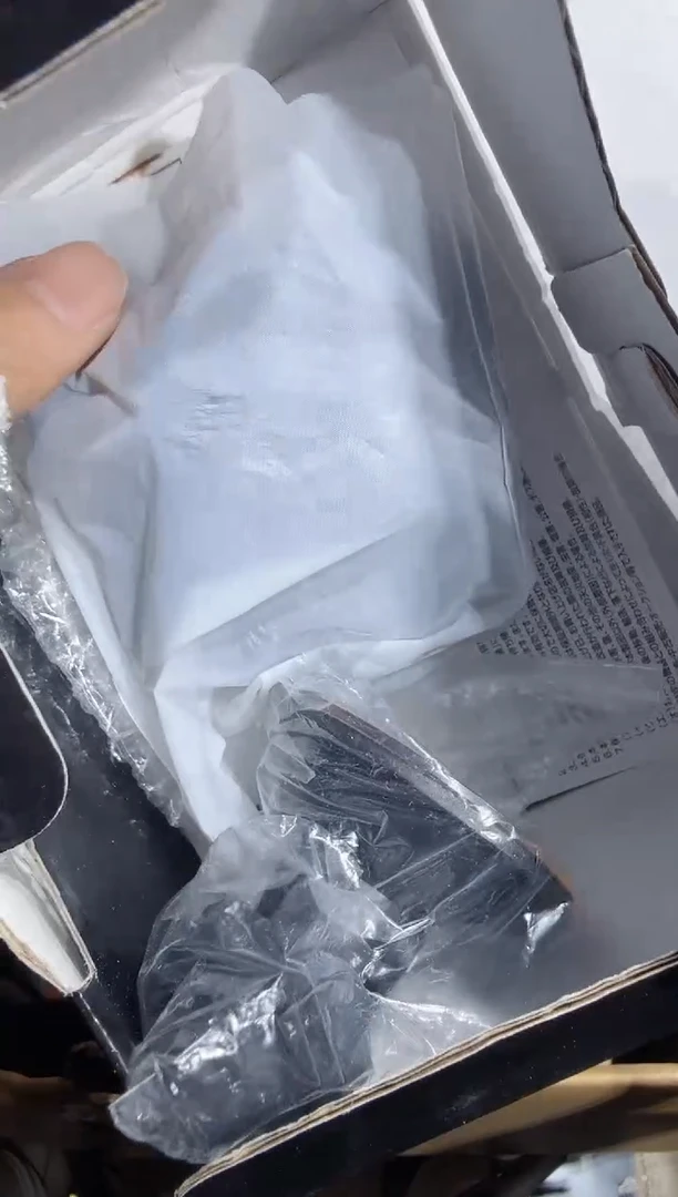 8新蟹*   804中古商品，瑕疵品，不保好坏。