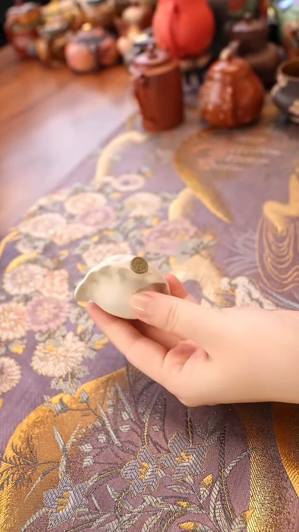 茶壶紫砂段泥包里有钱