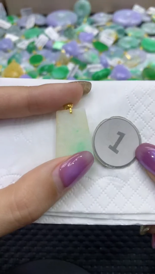 颈饰未镶嵌翡翠天然缅甸翡翠A货