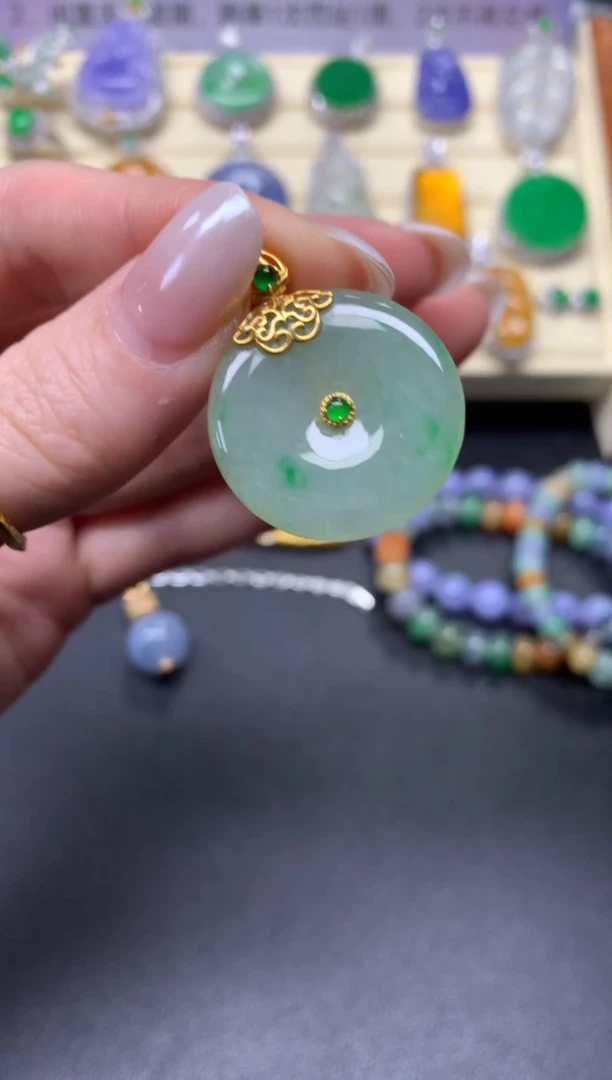 【闪购商品】翡翠吊坠(不含链)18K金镶嵌吊坠|700+70