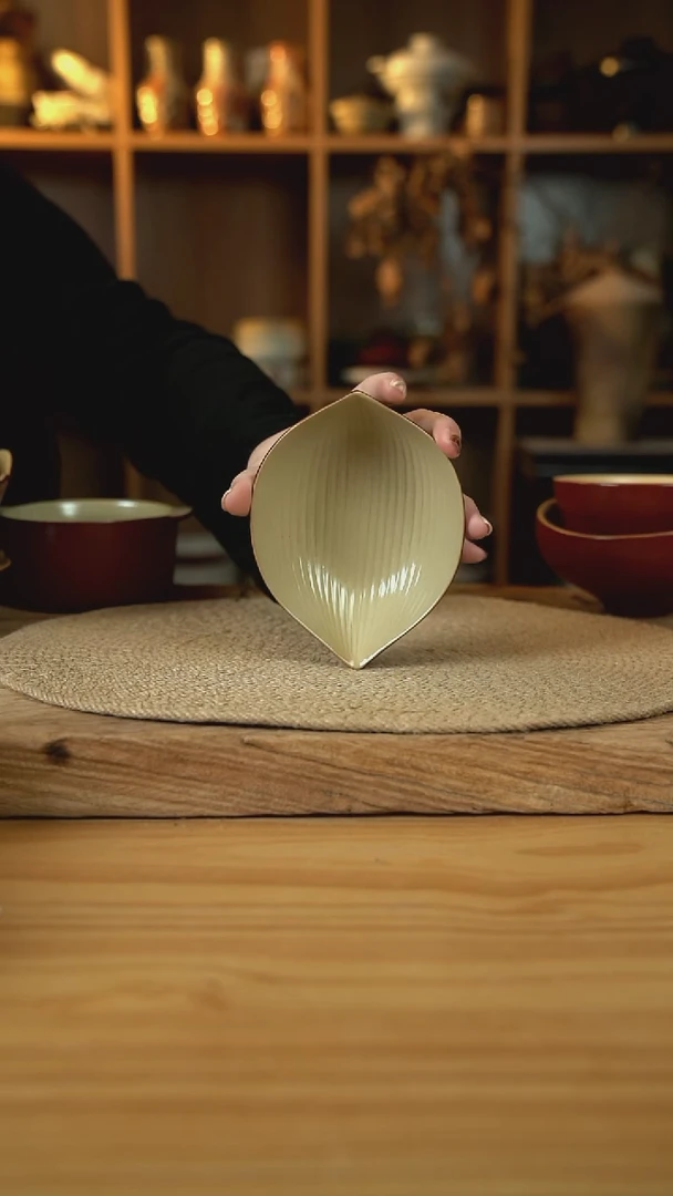 复古红系列的叶子碟子1个