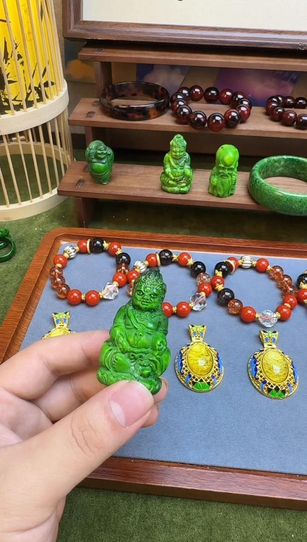 000002绿色精品雕刻