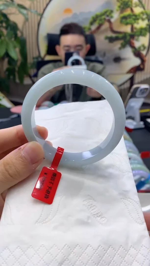 翡翠手镯未镶嵌9221