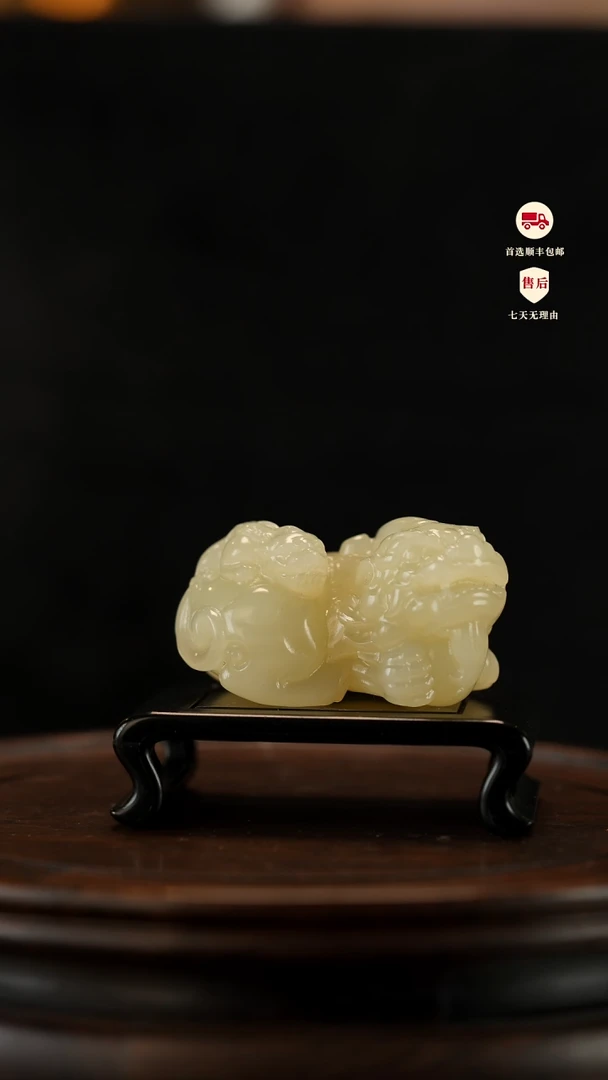 云南石竹叶青雕刻：母子貔貅手把件摆件