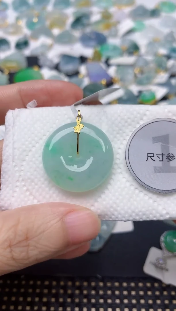 颈饰18K金镶嵌翡翠天然缅甸A货翡翠