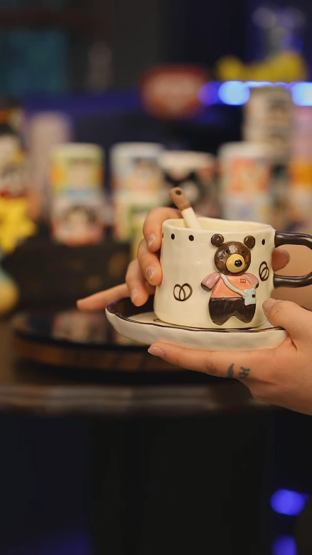 【闪购商品】摆件景德镇釉下彩绘设计师款式陶瓷