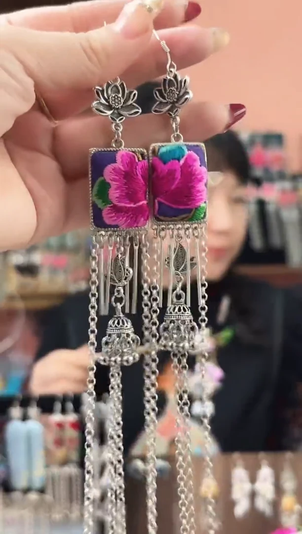 织绣艺枝独绣手工饰品47
