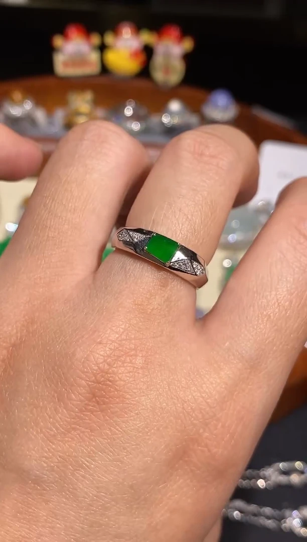 【闪购商品】翡翠戒指18K金镶嵌戒指