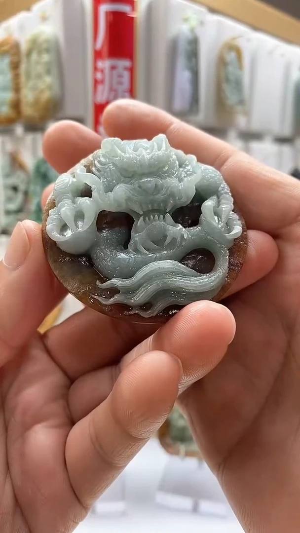 未镶嵌定制翡翠心****了翡翠A货2025/9/28