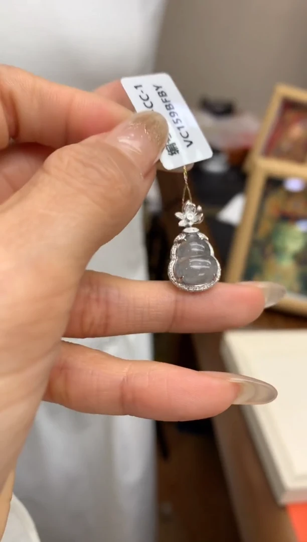 【闪购商品】翡翠颈饰18K金镶嵌葫芦