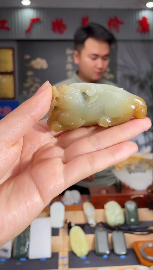 和田玉未镶嵌颈饰1
