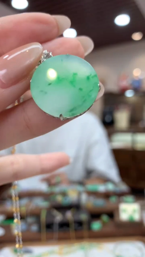 翡翠18K金镶嵌吊坠(不含链)圆牌