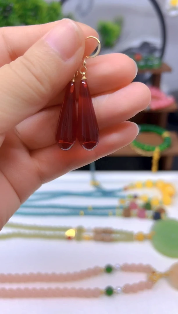 14K金镶嵌血珀耳饰E27