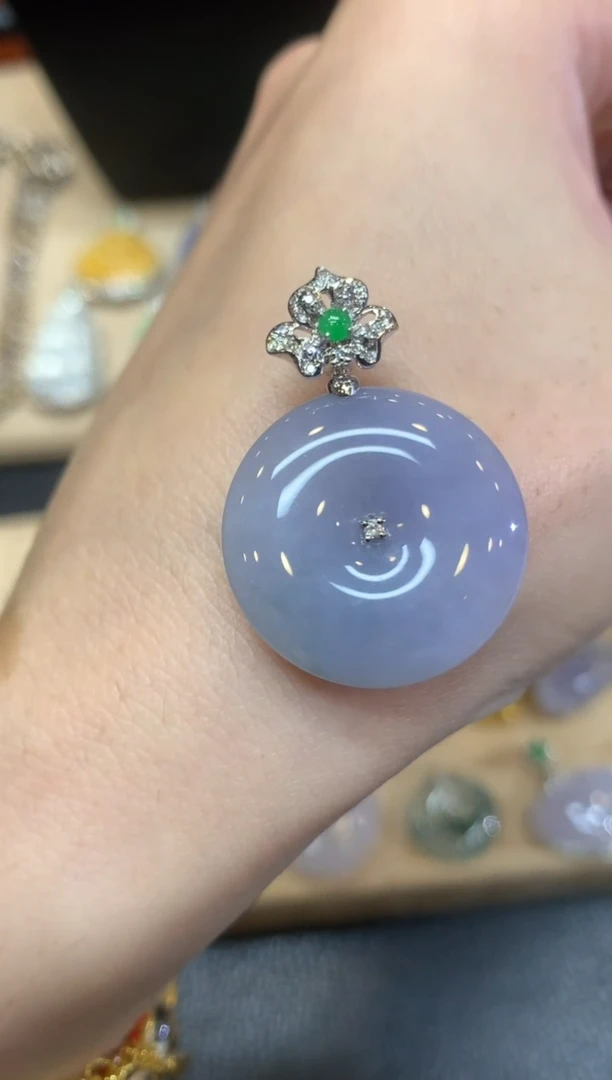 翡翠18K金镶嵌颈饰平安扣【无服务费】