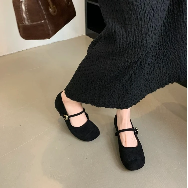 【小张精选】复古绒面圆头浅口单鞋女春款法式温柔仙女平底玛丽珍