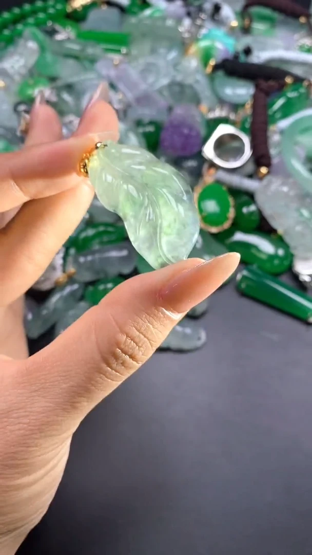 颈饰未镶嵌翡翠(配扣头多样性发其一）86