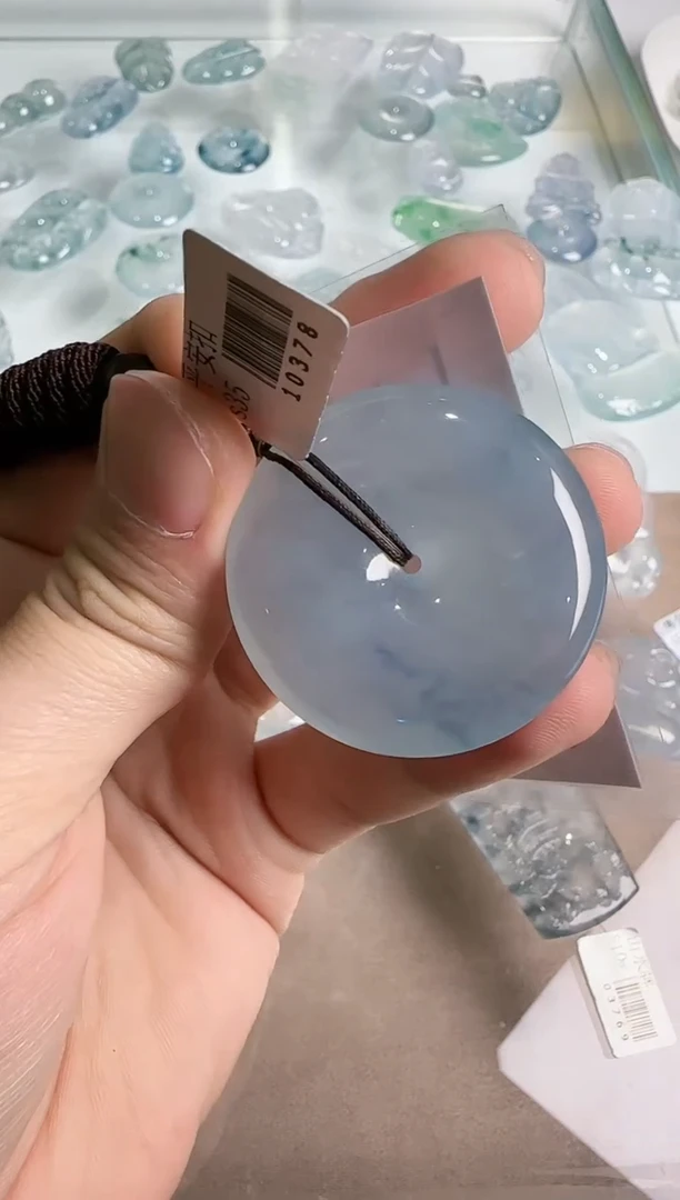 【闪购商品】翡翠吊坠(不含链)未镶嵌··