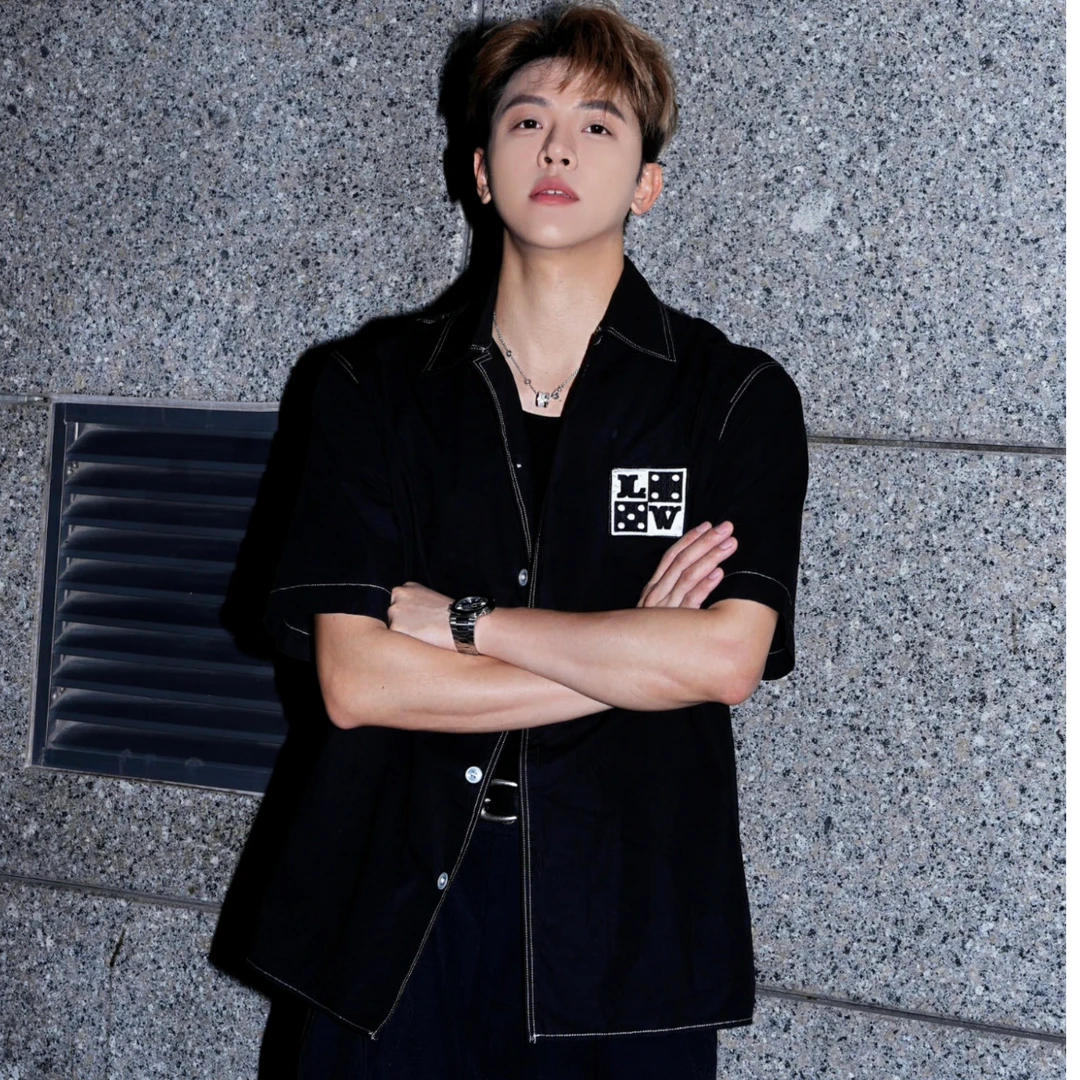 全新未使用 LouisVuitton/路易威登 黑色衬衫/尺码XL/XH008952