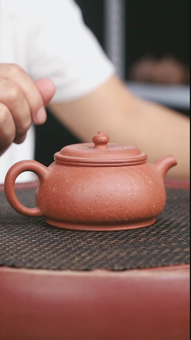 茶壶紫砂29号全手工降坡泥半月260CC