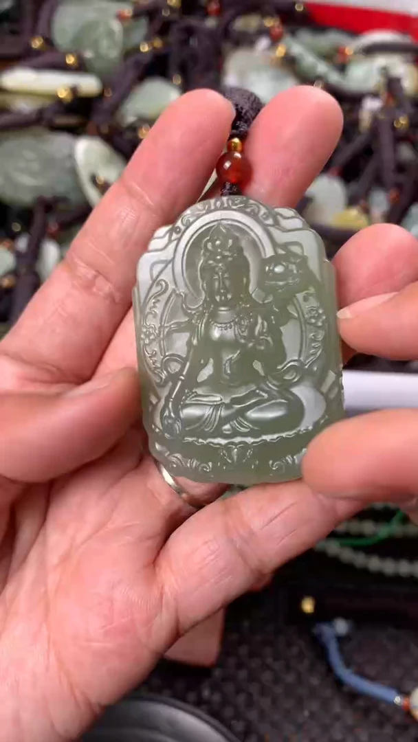 【闪购商品】和田玉颈饰未镶嵌多样性发货没有证书.拍一发一，有瑕