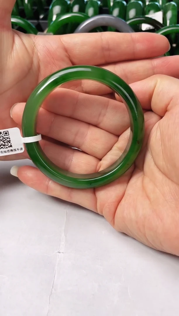 和田玉（碧玉）手镯未镶嵌碧玉手镯