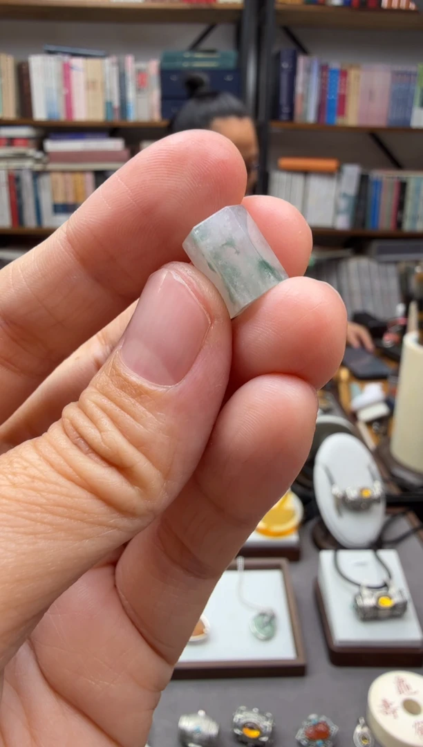 翡翠未镶嵌颈饰配珠6