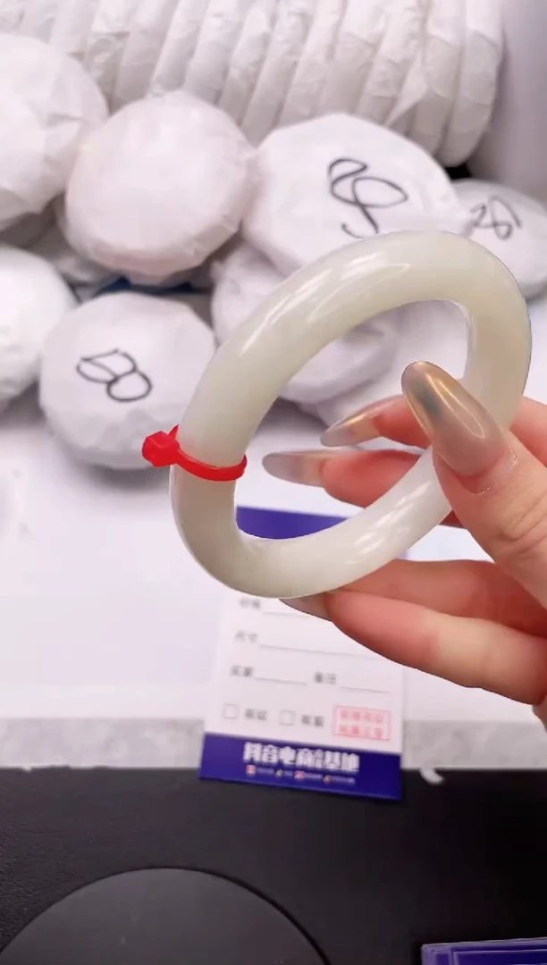 【闪购商品】和田玉手镯未镶嵌8K313-59