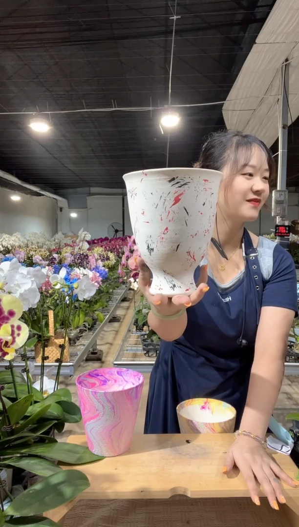 景德镇白色花盆1个
