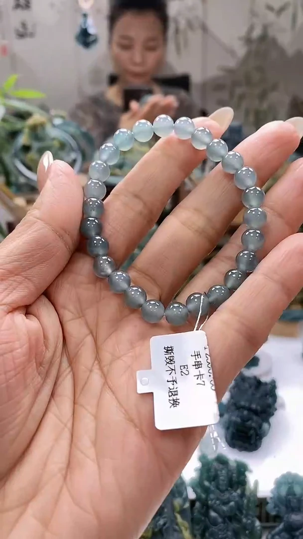 颈饰未镶嵌翡翠拜**拜翡翠