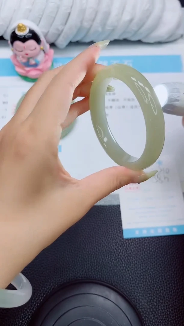 未镶嵌手镯石英质玉210-58.3